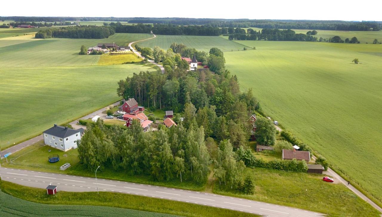 Bed and Breakfast The Cozy Little House à Motala Extérieur photo